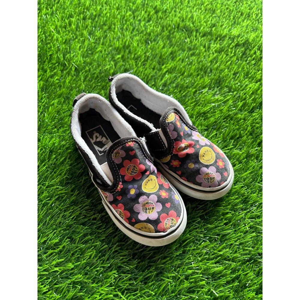 Vans Kids Classic Slip-On in the "Radically Happy" Sz 10c
